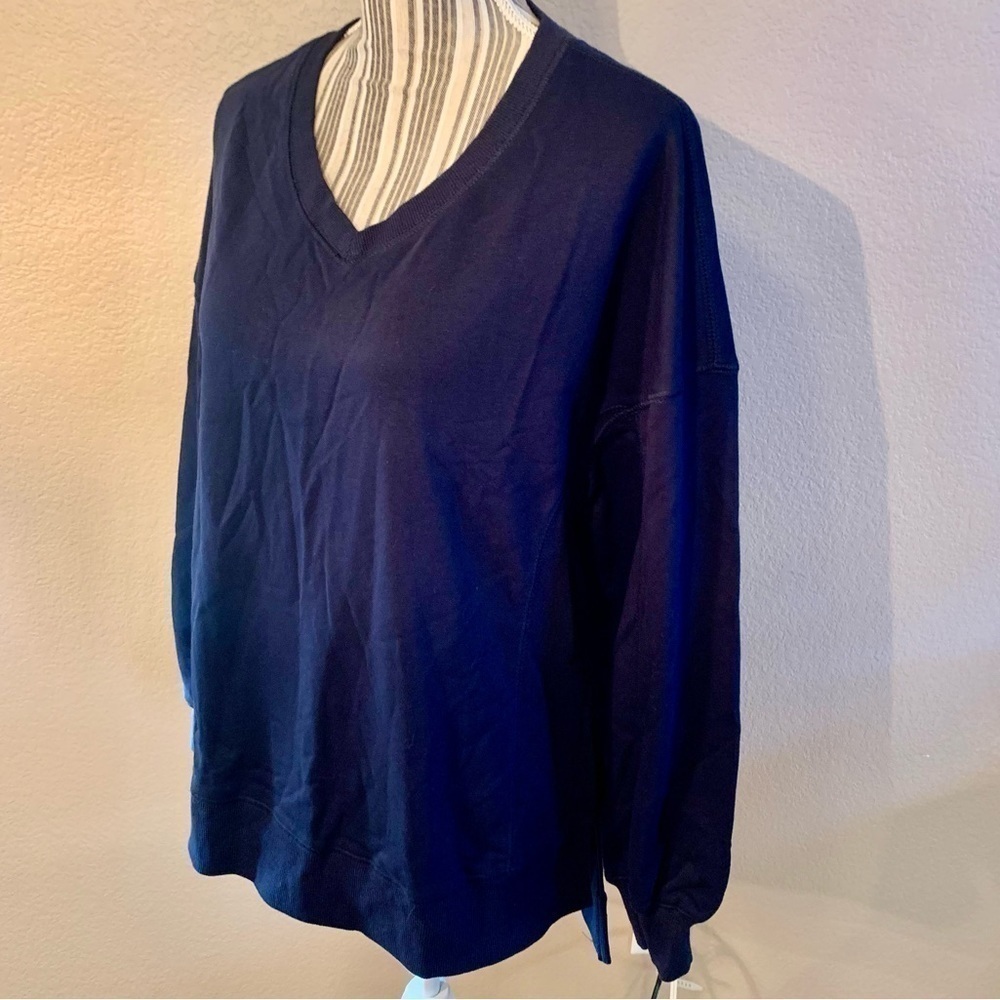 NEW Sweatshirt Medium Navy Blue V-Neck Long-Sleeved Basic Top NWOT! - Picture 6 of 13